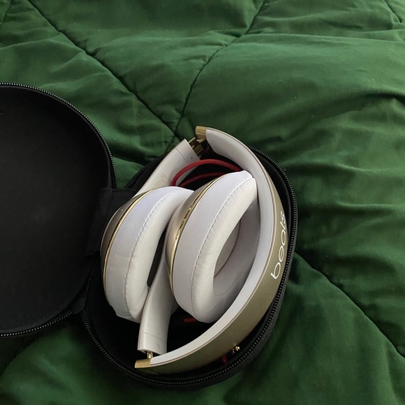 Beats Studio - Picture 2 of 3